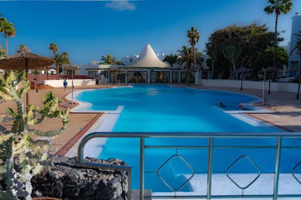 Apartamento Casa Aguamarin Playa Roca Costa Teguise Exterior foto