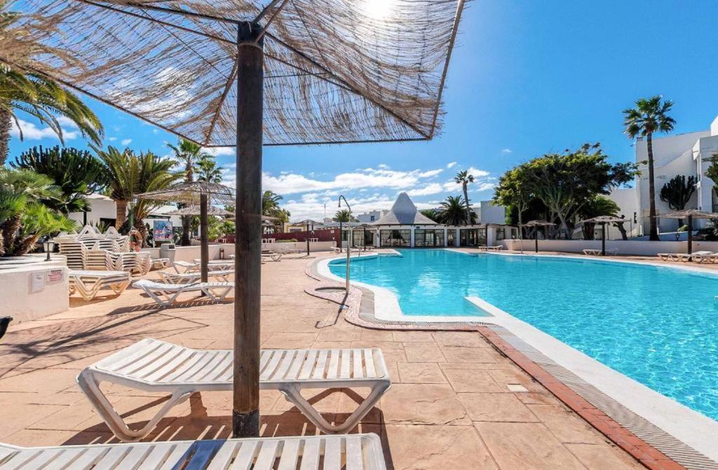 Apartamento Casa Aguamarin Playa Roca Costa Teguise Exterior foto